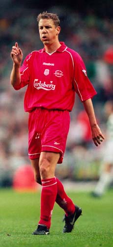 Henchoz in pre-season action against Celtic '00