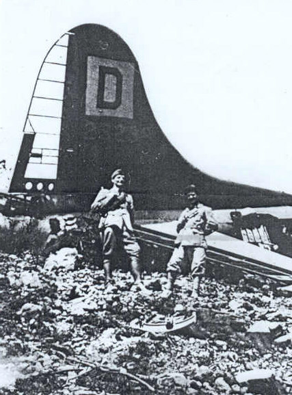 Other photo of the B17 wreckage [This too from Lodovico Galli]