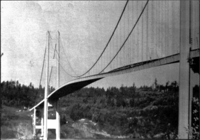Tacoma bridge swaying