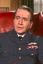 Leonard Sachs as Group Captain Pritchard