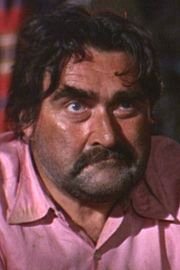 Francis De Wolff as Vavra