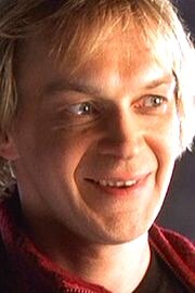 Mikhail Gorevoy as Vladimir Popov