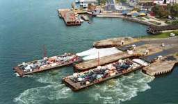 Pier de atraca��o em Santos