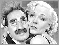 ...�� Acercate mas!!.GROUCHO:Si lo hago le saldre por la espalda.