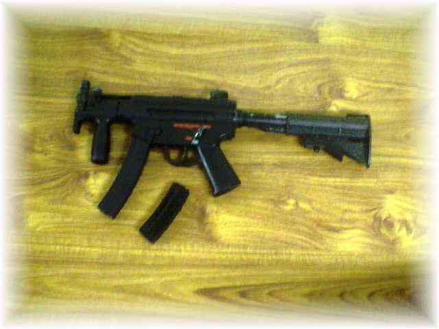 MP5K meets M4A1