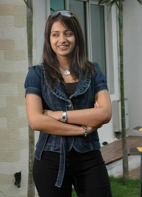 actress trisha from bujjigadu telugu movie