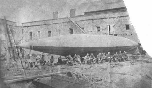 H4-01-Zalinski Boat under construction