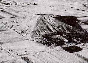 pyramid.jpg (16130 bytes)