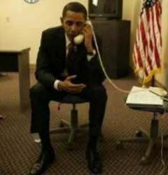 [Barack Hussein Obama versucht zu telephonieren]