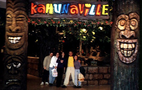 Kahuna_Grp.JPG (108069 bytes)