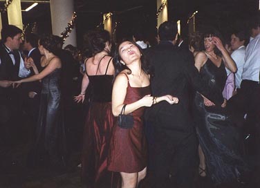 Kiss.JPG (21278 bytes)