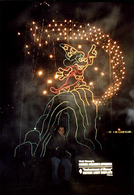 Lights_Fantasia.JPG (62468 bytes)