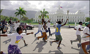Revelers by the palace