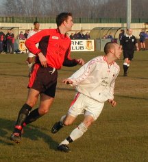 Sittingbourne in action against Eastbourne (www.eastbourneboroughfc.co.uk)