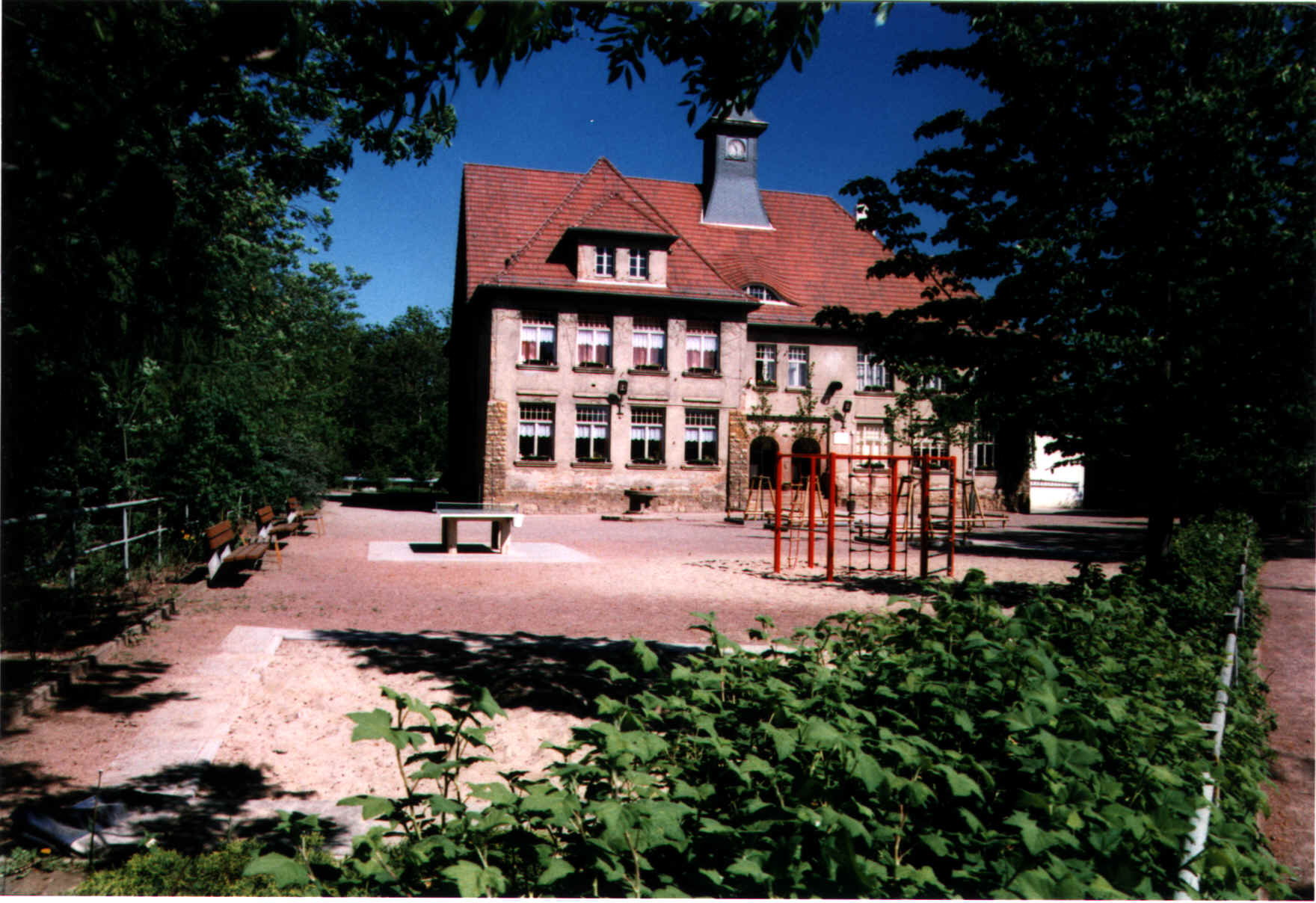 Schule_1999.jpg (231008 Byte)