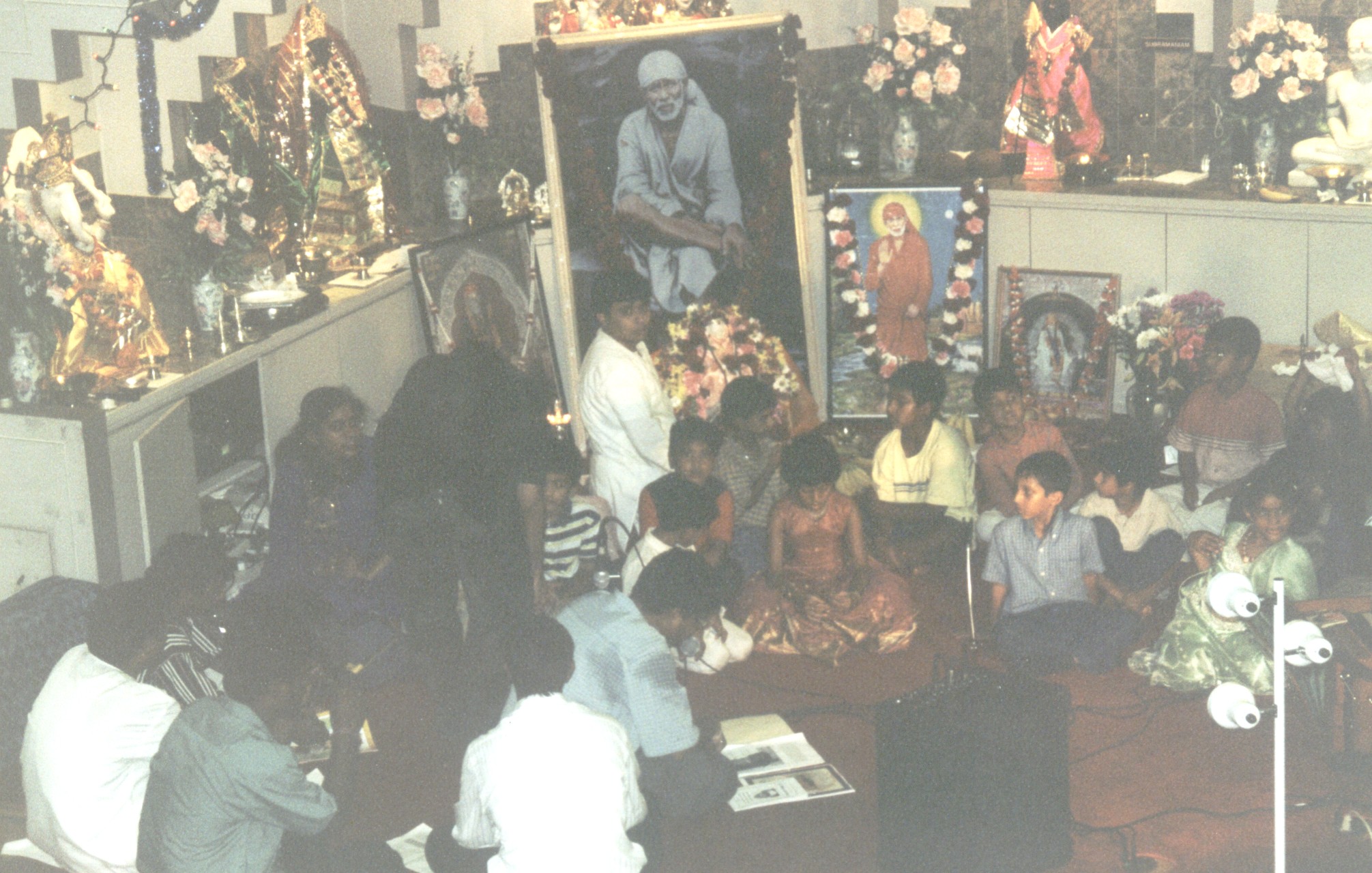 Children singing Saibaba bhajans