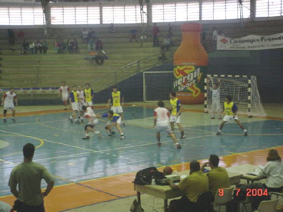 m_regionais2004_ataque03.jpg (61556 bytes)