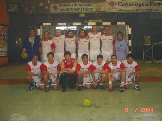 m_regionais2004_equipe01.jpg (57856 bytes)