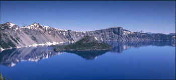 craterlake_panorama.JPG (24374 bytes)