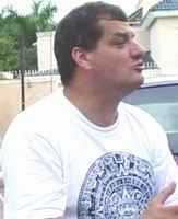 Igazan Bindu, Oscar Alvaro Tovar