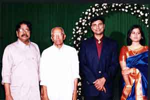 with_mksanoo_at_marriage.jpg (61032 bytes)