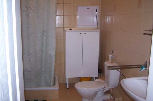 Fürdőszoba a Napsütés Apartmanban