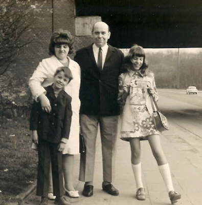 Familie P.Alt , Fotograf H.Alt nach dem Ausflug im Duisburger Zoo