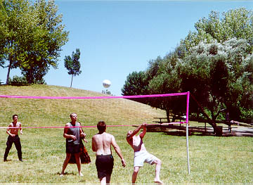 Kevin returns volley