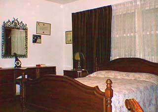 hab.jpg (18937 bytes)