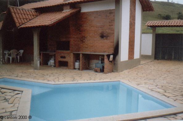 Fa�a um churrasco na �rea privativa de seu chal�.