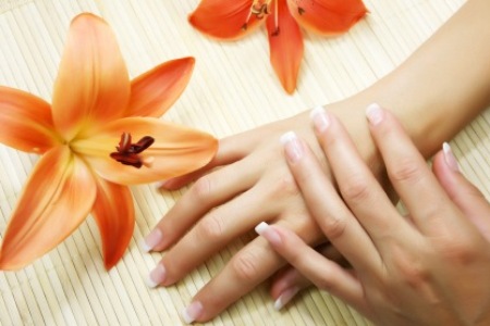 nails