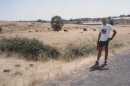 Antonio con su novia, digo con unas vacas