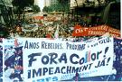 Protestos dos brasileiros de coragem - os caras pintadas. O poder do povo tirou um pol&iacute;tico do poder. N&oacute;s unidos somos poderosos. Quem manda no Brasil &eacute; o povo. O pol&iacute;tico &eacute; apenas nosso representante subalterno. Pense nisso! 