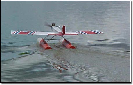 Steve Raskin taxies for a take off