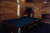 pooltable.jpg - 9510 Bytes