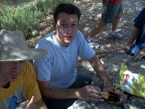 Aug25_02.jpg (76595 bytes)