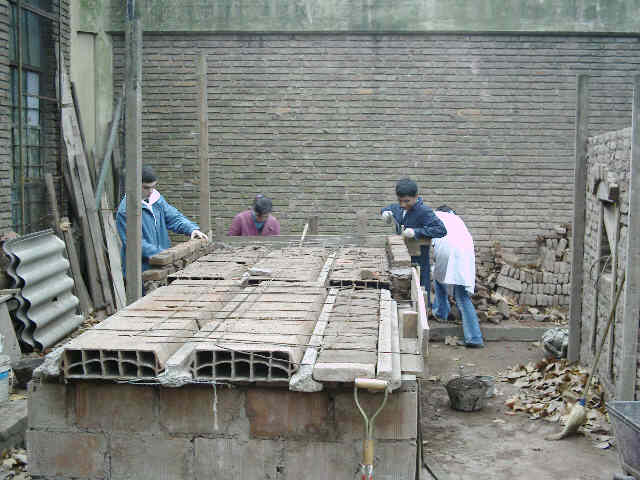 Loza de viguetas pretensadas y ladrillos sapo.