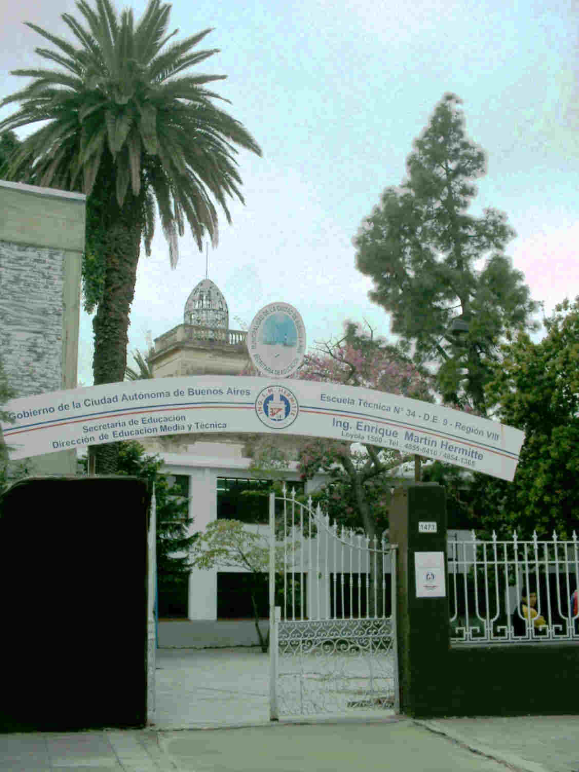 Acceso por la calle Aguirre 1473