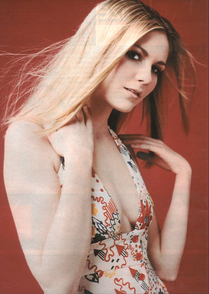 Kirsten Dunst - Please enter!