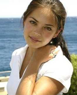 Kristin Kreuk - Please enter!