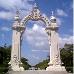 Arco que simboliza la  Independencia de Venezuela