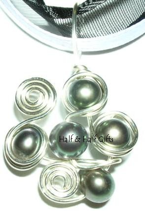 Our Hawaiian Night Cumulous Set made with Freshwater Pearls is the perfect elegant gift for yourself or a close friend!