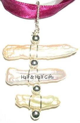 Graduating freshwater stick pearls on our Miasma necklace represent the growth of an individual. A perfect gift for that friend who has reached her accomplishments or grown to another stage in their life!