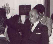 Diario Accion de General Rodriguez, politica, actualidad, noticias e informacion, personalidades e instituciones, policiales, galerias de fotos; historia de General Rodriguez, sus origenes, edificios, estancias, habitos y costumbres, anecdotas, comercios e industrias, los fundadores, antiguas instituciones, fotos e imagenes; suplementos especiales: la crisis politica, economica y social de la Argentina, los acontecimientos de Diciembre de 2001, articulos y entrevistas; Emigracion: toda la informacion destinada a aquellos que desean emigrar, radicarse o estudiar en el exterior, visas, pasaportes, consejos, guias, informacion util, links; Trueque: novedades e informacion, links, estructura del trueque; el casamiento de Maxima Zorreguieta y el principe Guillermo Alejandro de Holanda; Guerra de Afganistan: galeria de imagenes e informacion sobre la primera guerra del siglo XXI; la guerra de Irak, Bagdad, Georges W. Bush, Saddam Husseim, el atentado a las torres Gemelas de Nueva York, las twin towers, el 11-s, y descripcion del hecho que conmovio al mundo; los ultimos dias de Pompeya, Herculano; un argentino en el Titanic, galerias de fotos; Nefertiti, reina de Egipto; Luz Sosa de Godoy Cruz; el Graf Zeppelin, el Hindenburg y dirigibles; las islas Malvinas y la corte de Luis XV, Madame Du Barry, Pompadour, Luis XVI, Maria Antonieta, la Revolucion Francesa; John Fitzgerald Kennedy y Jacqueline en la Argentina; Empleo: consultoras, clasificados, agencias de empleo, consejos e informacion util, curriculum vitae, como confeccionarlos, noticias de actualidad; Los numeros de la crisis: Las consecuencias de la crisis politica, economica y social; estadisticas, pobreza, desnutricion, salud y asistencia; noticias regionales y provinciales, columnas y editoriales; informacion para negocios: pymes, links, empresas y negocios; Agenda Cultural con toda la informacion de cursos, universidades, talleres, escuelas y oportunidades, exposiciones de arte de la region; buscadores en Internet, Enlaces: links a los mejores sitios de educacion, cultura, arte, biografias, politica, interes general, web, Links del Diario Accion: RMS Titanic, su historia, su tragico viaje inaugural; historias, testimonios, documentos y articulos sobre el naufragio; links y sitios sobre el tema; la pelicula de Cameron, fotos e imagenes; suplementos especiales, Historia Argentina y de General Rodriguez, la llegada de la democracia en General Rodriguez, la asuncion de Juan Lumbreras como intendente en 1983, galeria de imagenes, sus palabras y los actos, su gabinete, festejos de la comunidad. Fundacion del pueblo de General Rodriguez, sus instituciones y personalidades relevantes, arquitectura y edificios, comercios e industrias, sus comienzos, estancias, inmigraciones italianas, espa&ntilde;olas, vascas e irlandesas, anecdotas y efemerides, sus hombres ilustres, el Hospital Vicente Lopez y Planes, su fundacion por las Damas de Beneficencia, el hundimiento del crucero General Belgrano, testimonios de ex combatientes y tripulantes, su comandante Hector Elias Bonzo, fotos e imagenes, recuerdos y homenajes, historia de la familia Bonzo de General Rodriguez, entrevistas y articulos periodisticos. La guerra de Malvinas en el Atlantico Sur, el conflicto belico con Gran Breta&ntilde;a de 1982, politicos relevantes, Benjamin Paez y Trueba, fotos antiguas de familias fundadoras, galerias de imagenes de pobladores, recorrida virtual por el antiguo General Rodriguez, el paso de la Infanta en 1910, historia de La Serenisima, la familia Mastellone, La Choza, Bernardo de Irigoyen, peronismo y radicalismo y muchisimo mas,Historia Argentina y de General Rodriguez, la llegada de la democracia en General Rodriguez, la asuncion de Juan Lumbreras como intendente en 1983, galeria de imagenes, sus palabras y los actos, su gabinete, festejos de la comunidad. Fundacion del pueblo de General Rodriguez, sus instituciones y personalidades relevantes, arquitectura y edificios, comercios e industrias, sus comienzos, estancias, inmigraciones italianas, espa&ntilde;olas, vascas e irlandesas, anecdotas y efemerides, sus hombres ilustres, el Hospital Vicente Lopez y Planes, su fundacion por las Damas de Beneficencia, el hundimiento del crucero General Belgrano, testimonios de ex combatientes y tripulantes, su comandante Hector Elias Bonzo, fotos e imagenes, recuerdos y homenajes, historia de la familia Bonzo de General Rodriguez, entrevistas y articulos periodisticos. La guerra de Malvinas en el Atlantico Sur, el conflicto belico con Gran Breta&ntilde;a de 1982, politicos relevantes, Benjamin Paez y Trueba, fotos antiuas de familias fundadoras, galerias de imagenes de pobladores, recorrida virtual por el antiguo General Rodriguez, el paso de la Infanta en 1910, historia de La Serenisima, la familia Mastellone, La Choza, Bernardo de Irigoyen, peronismo y radicalismo