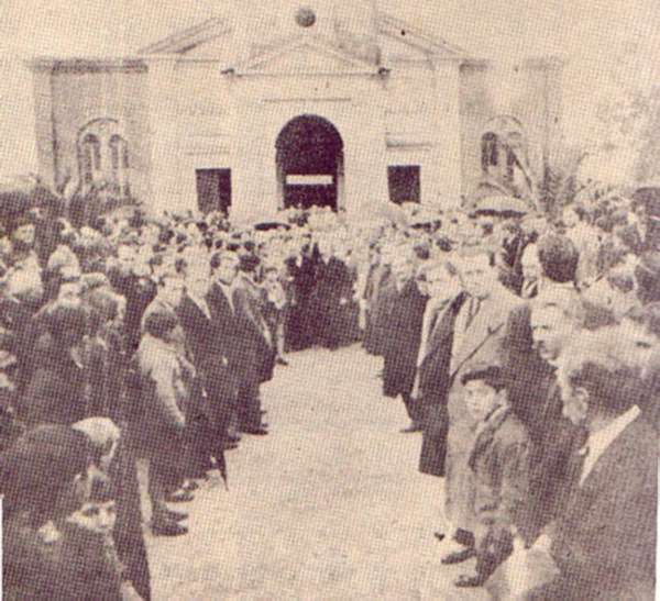 Diario Accion de General Rodriguez, politica, actualidad, noticias e informacion, personalidades e instituciones, policiales, galerias de fotos; historia de General Rodriguez, sus origenes, edificios, estancias, habitos y costumbres, anecdotas, comercios e industrias, los fundadores, antiguas instituciones, fotos e imagenes; suplementos especiales: la crisis politica, economica y social de la Argentina, los acontecimientos de Diciembre de 2001, articulos y entrevistas; Emigracion: toda la informacion destinada a aquellos que desean emigrar, radicarse o estudiar en el exterior, visas, pasaportes, consejos, guias, informacion util, links; Trueque: novedades e informacion, links, estructura del trueque; el casamiento de Maxima Zorreguieta y el principe Guillermo Alejandro de Holanda; Guerra de Afganistan: galeria de imagenes e informacion sobre la primera guerra del siglo XXI; el atentado a las torres Gemelas de Nueva York y dscripcion del hecho que conmovio al mundo; Empleo: consultoras, clasificados, agencias de empleo, consejos e informacion util, curriculum vitae, como confeccionarlos, noticias de actualidad; 
Los numeros de la crisis: Las consecuencias de la crisis politica, economica y social; estadisticas, pobreza, desnutricion, salud y asistencia; noticias regionales y provinciales, columnas y editoriales; informacion para negocios: pymes, links, empresas y negocios; Agenda Cultural con toda la informacion de cursos, universidades, talleres, escuelas y oportunidades, exposiciones de arte de la region; buscadores en Internet, Enlaces: links a los mejores sitios de educacion, cultura, arte, biografias, politica, interes general, web, Links del Diario Accion: RMS Titanic, su historia, su tragico viaje inaugural; historias, testimonios, documentos y articulos sobre el naufragio; links y sitios sobre el tema; la pelicula de Cameron, fotos e imagenes; suplementos especiales y muchisimo mas