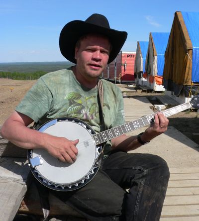 Banjoeing at EMEND field camp, Peace River, AB (June 2005; Photo Josh Jacobs)
