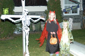 Hilla ja Eelis halloweenina 