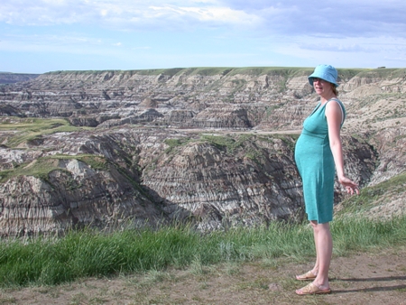 Valkonaamalla riittaa ihmettelemista! Drumheller, Alberta 6.7.-05