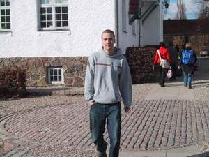 Hadets d�mon smiler af det gode vejr. Jeg m� leve med det hver dag