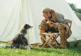 Dave and Kivet, deep in conversation